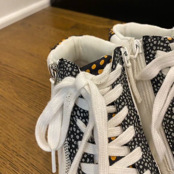 Universal Thread Brooklin High Top Sneakers - Picture 3 of 8